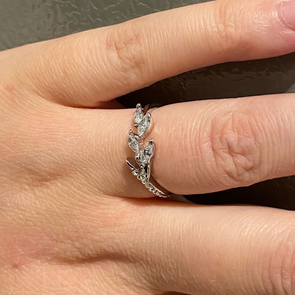 Clearance❗️size 6🛑HP 🎉Minimalistic ring - Picture 2 of 3